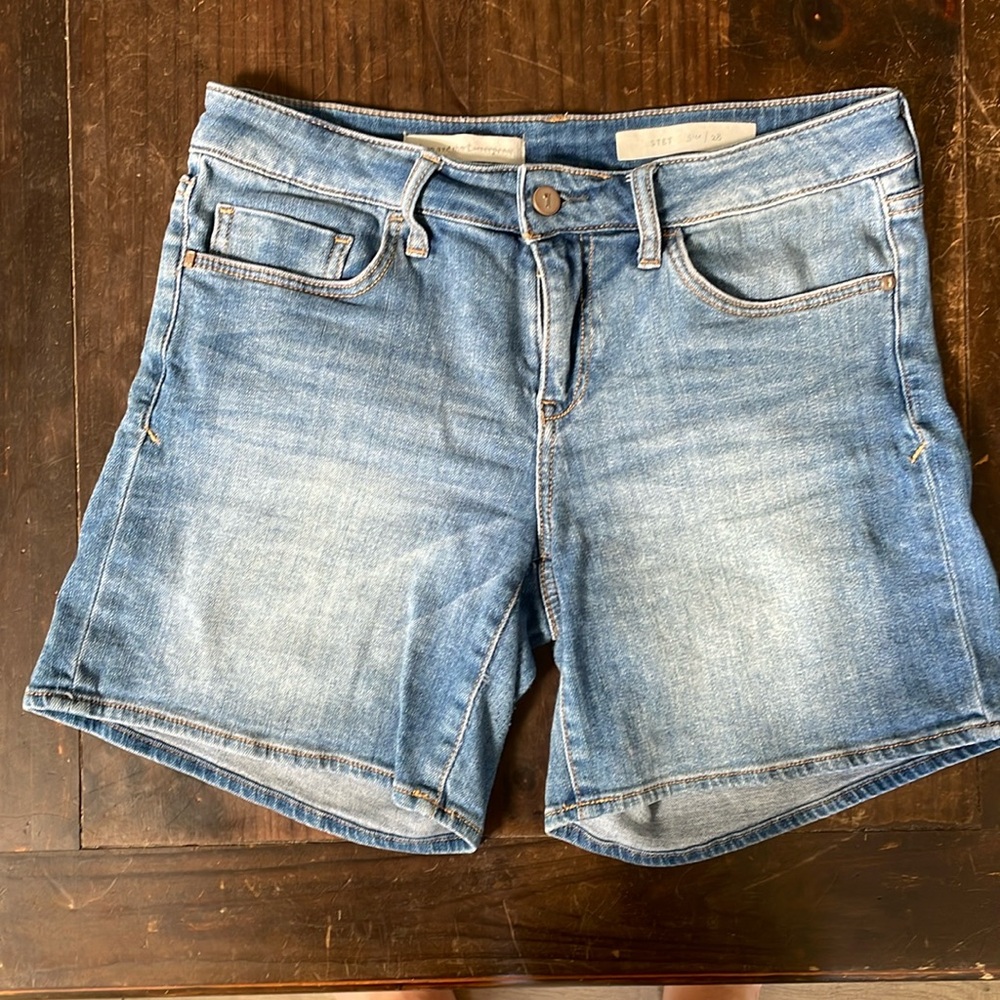 PILCRO stet Jean shorts size 28?
